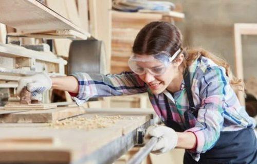 How Much Does a Joiner Earn in the UK